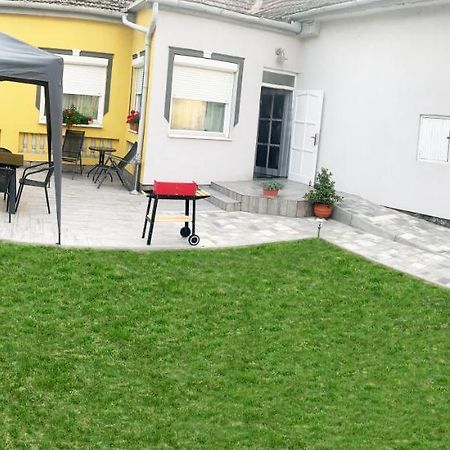 Viktor Apartmanhaz Zamárdi Exterior foto