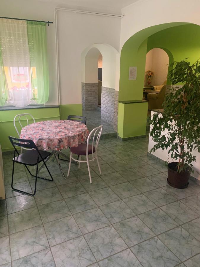 Ferienwohnung Viktor Apartmanhaz Zamárdi Exterior foto